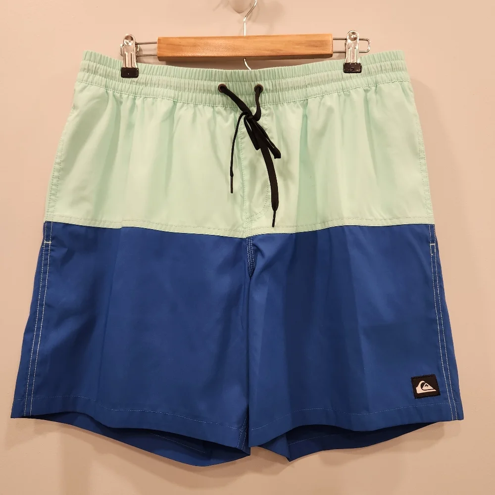Quicksilver NWT Butt Logo Volley Men's XL